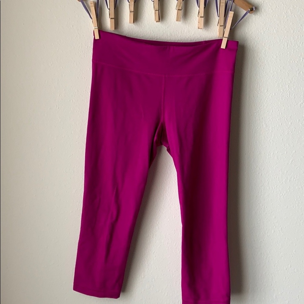 Plum under armor crop leggings